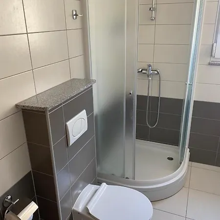 28 * ליובוסקי