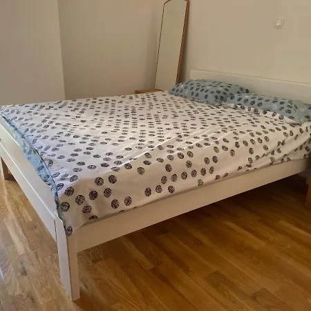 Apartment 28